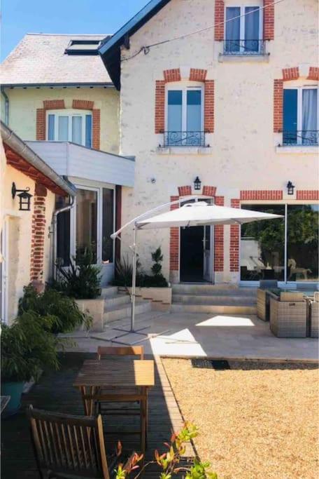 Holiday home Belle Demeure De 1820, Classee, A 5 Mn De Blois, 10 Mn De Chambord *